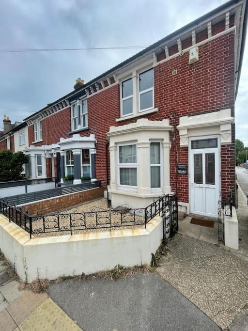 1 Bed Flat With Parking Near Town Centre Appartement Emsworth Buitenkant foto