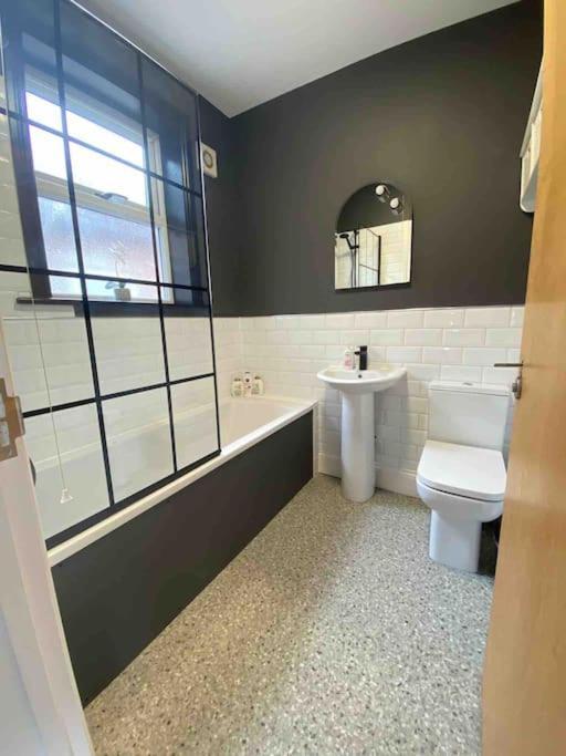 1 Bed Flat With Parking Near Town Centre Appartement Emsworth Buitenkant foto
