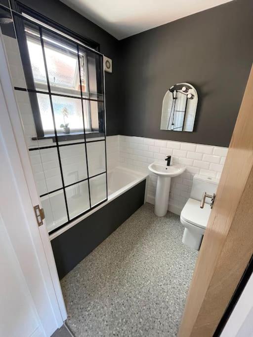 1 Bed Flat With Parking Near Town Centre Appartement Emsworth Buitenkant foto