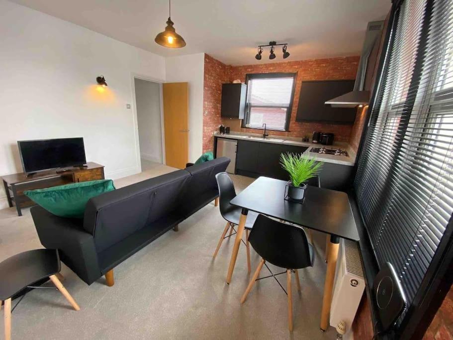 1 Bed Flat With Parking Near Town Centre Appartement Emsworth Buitenkant foto