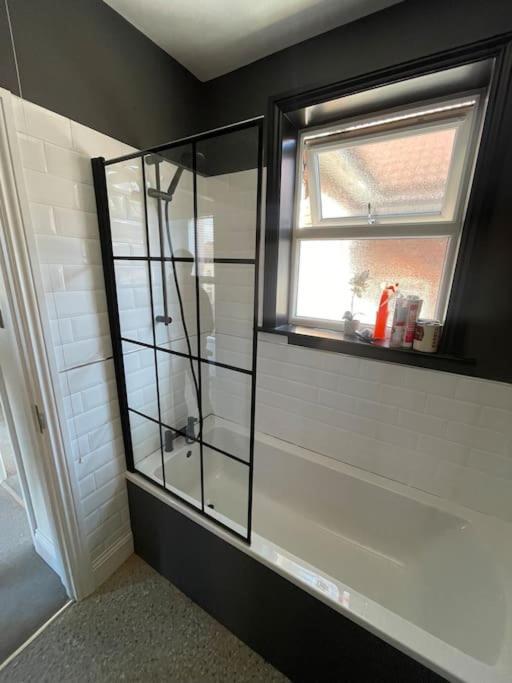 1 Bed Flat With Parking Near Town Centre Appartement Emsworth Buitenkant foto